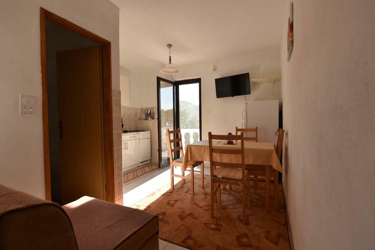 Apartmani Marko Gdinj Extérieur photo