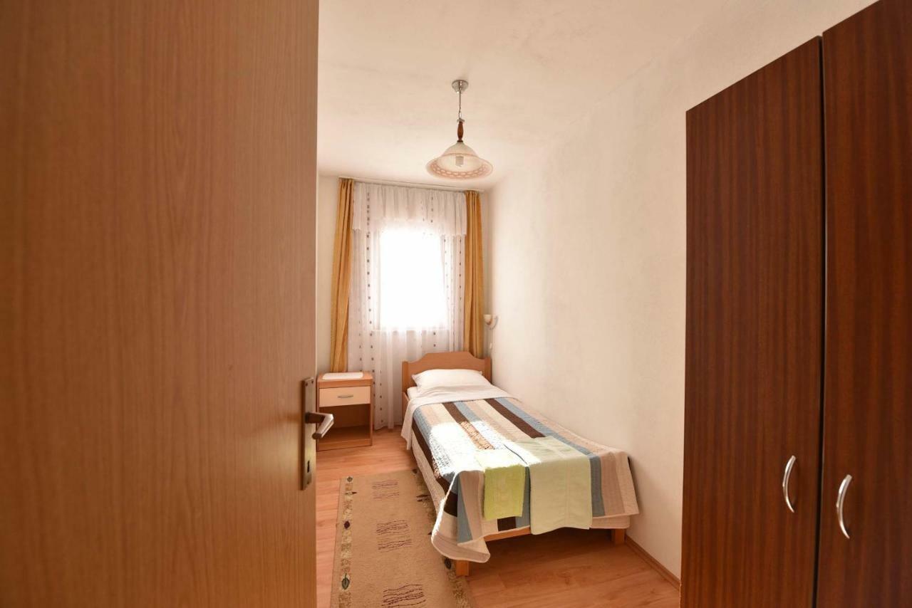 Apartmani Marko Gdinj Extérieur photo