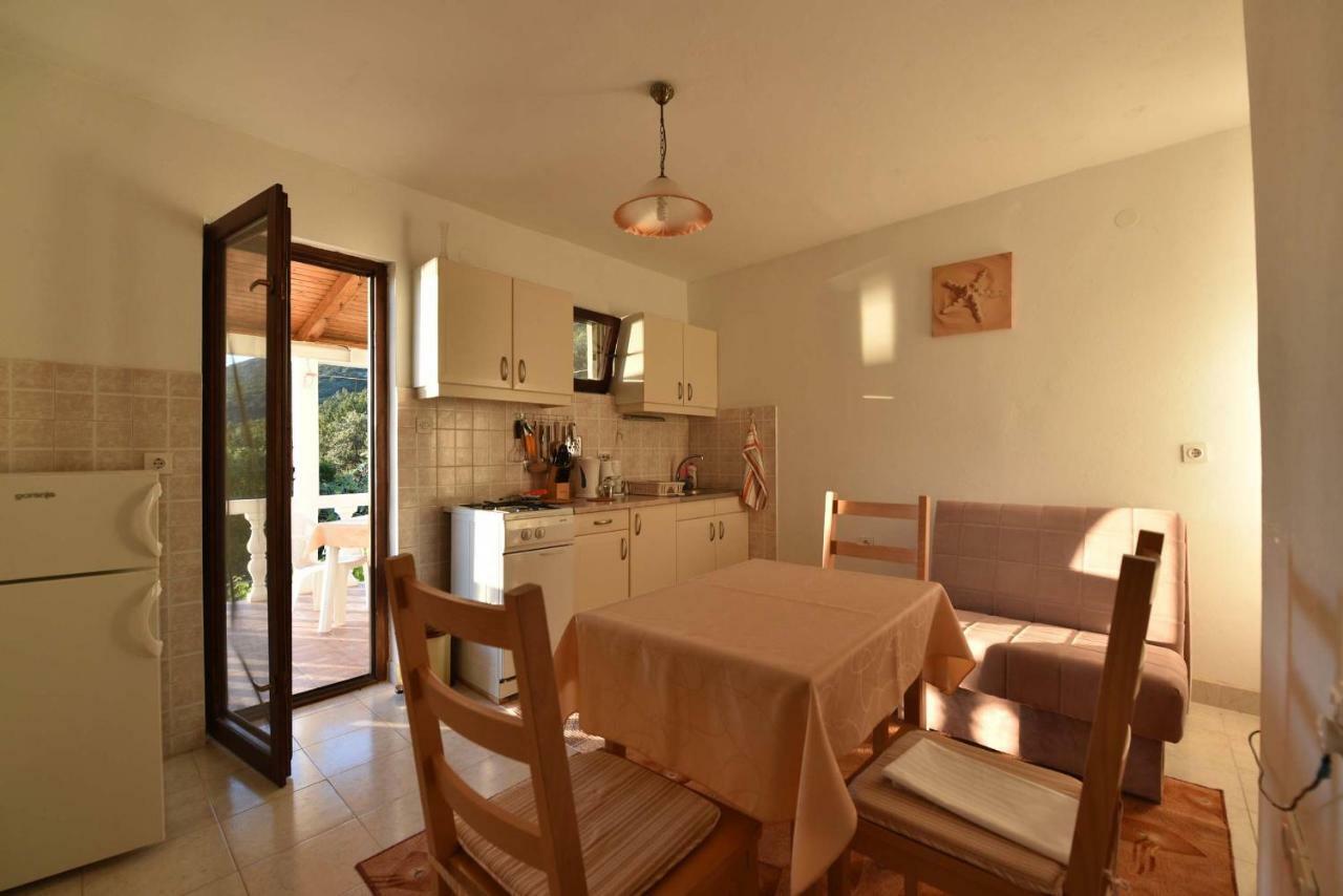 Apartmani Marko Gdinj Extérieur photo