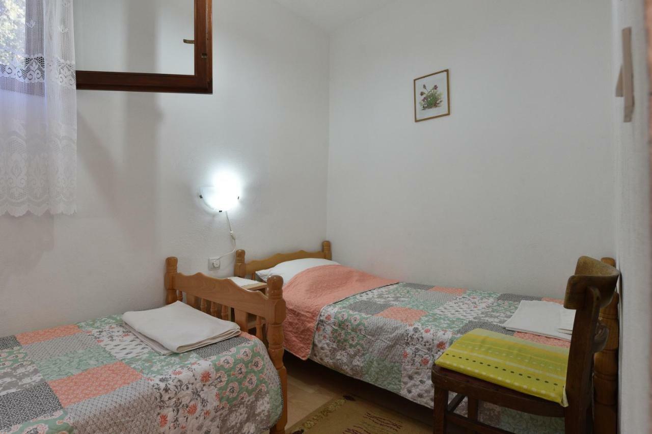 Apartmani Marko Gdinj Extérieur photo